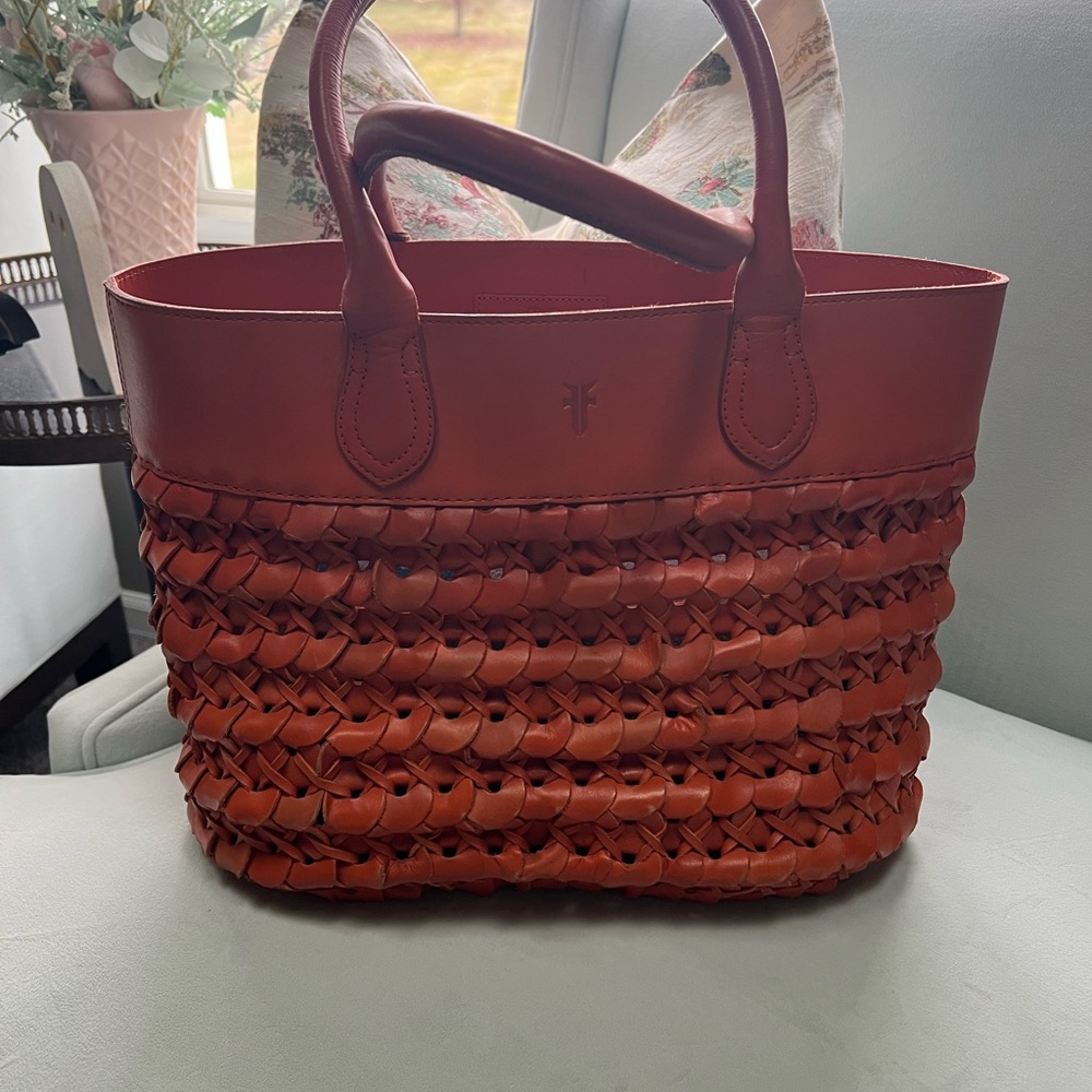 Elegant Woven Leather Tote Bag - Brown